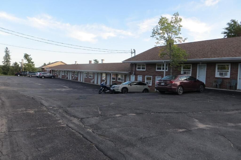 Exterior & Views 2, Fundy Line Motel, Northumberland