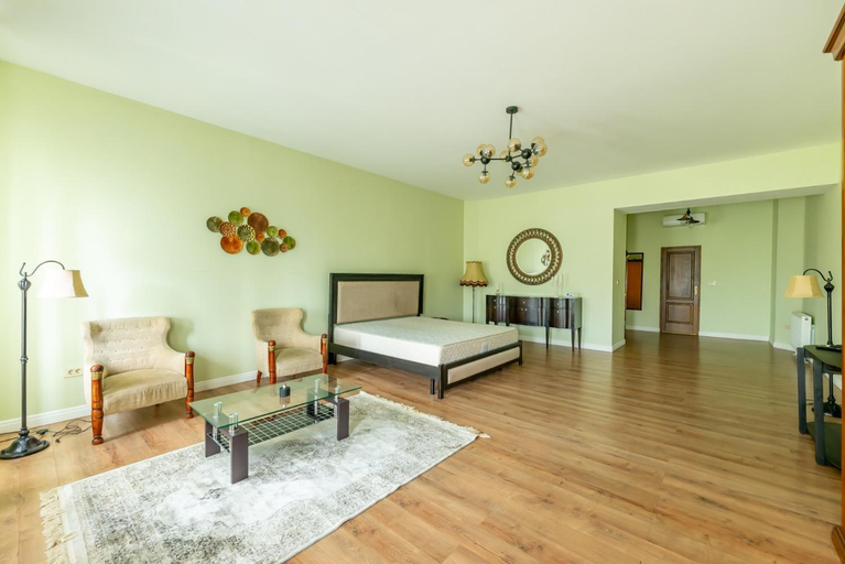 Others 4, CozyFlat in the central Arad, Arad
