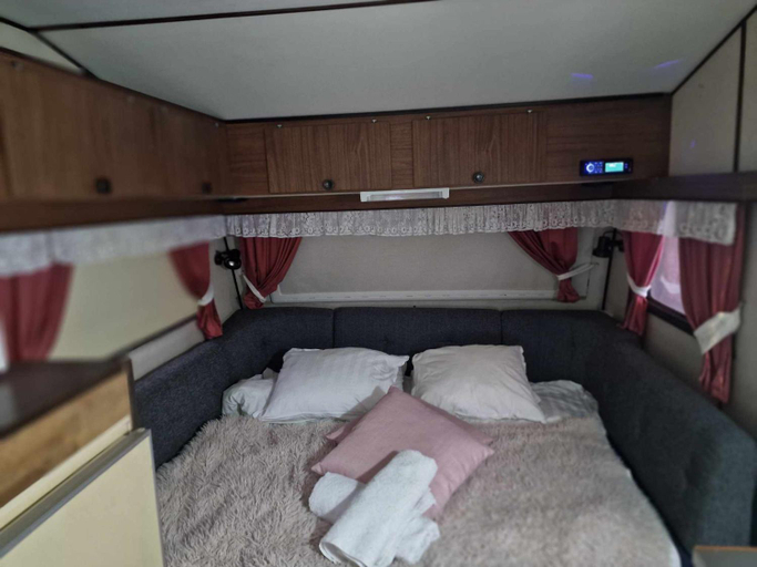 Bedroom 2, Cozy private caravan on our lawn, Luleå