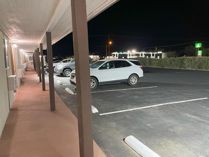 Others 3, Palm Inn, Kern