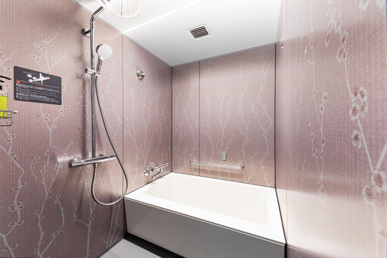 Bathroom 10