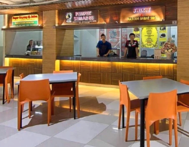 Food & Drinks, Apartemen Green Pramuka City by Siginjae Rooms, Central Jakarta