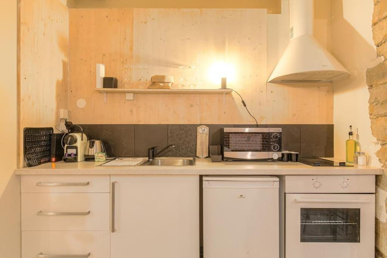 Others 4, Industrial-style studio with bathtub, Vieux-Lyon, Rhône