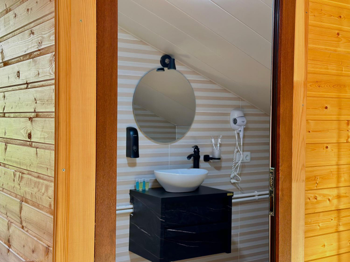 Bathroom 3, Rakursi, Kazbegi