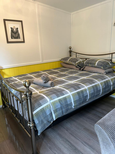 Others 5, 1Lochness glam lodges, Highland