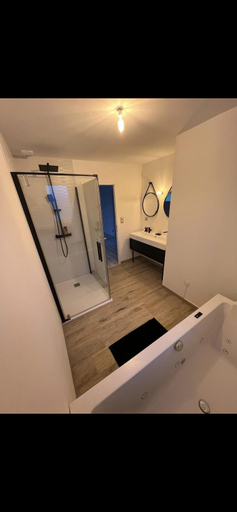 2, Chez nous, Sarthe