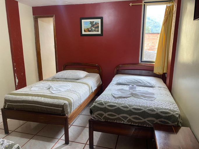 Bedroom 1, Andes Hostal, Baños