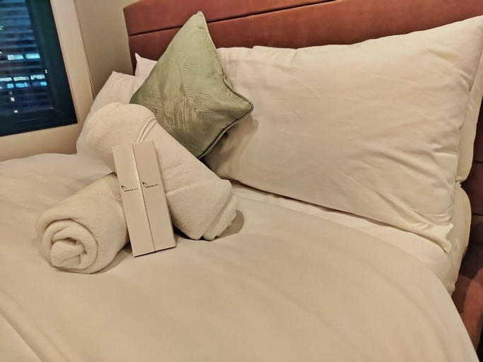 The House of Five - Brand New Hotel Style Condo, Makati City
