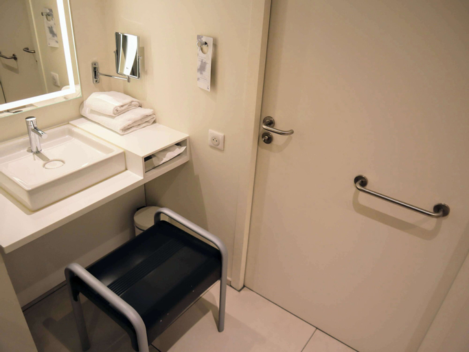 Bathroom 13