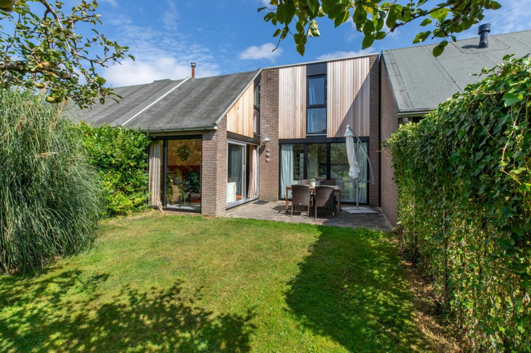 Exterior 4, Holiday Home in De Punt With Pool & Garden, Schouwen-Duiveland
