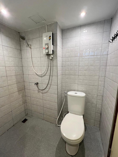 Bathroom 4, Inn Chan, Muang Chanthaburi