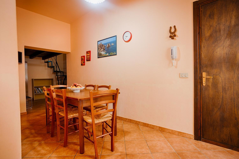 Others 4, GuestHost - Corso Garibaldi - Castellammare Central Flats, Trapani
