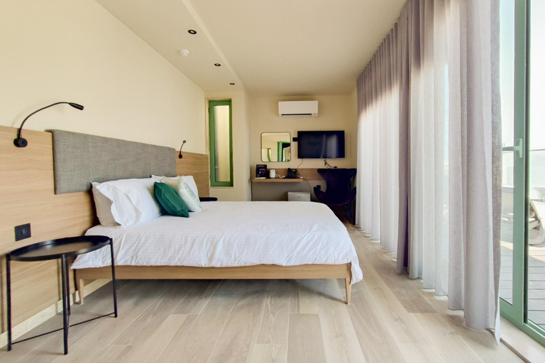 Others 3, Privilege Suit SLiema