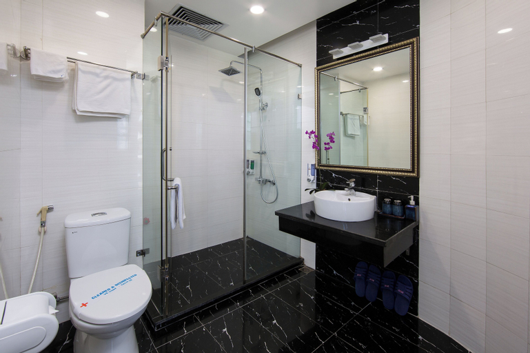 Bathroom 7