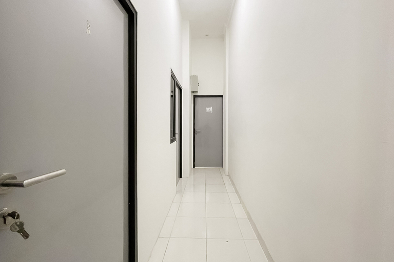Others 3, RedDoorz @ Pandu Raya Bogor by Madam M Place, Bogor
