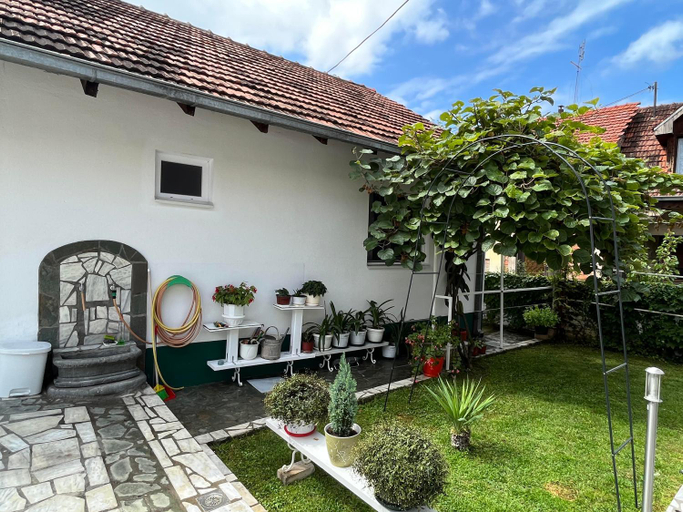 Others 5, Smestaj Pejcic, Niš