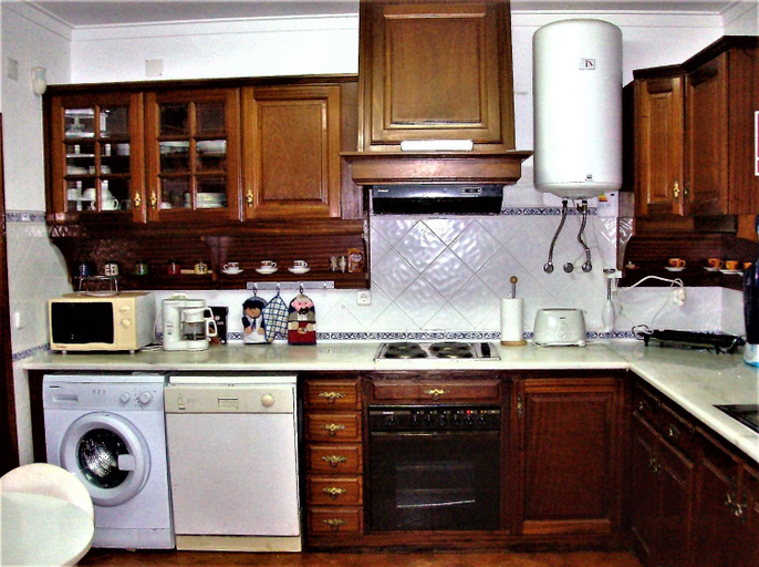 2, Baleal - Large villa near beach up to 12 PAX+2 CH, Peniche