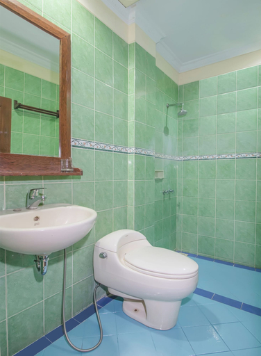 Bathroom 4, Hotel O Maxi Budget, Badung