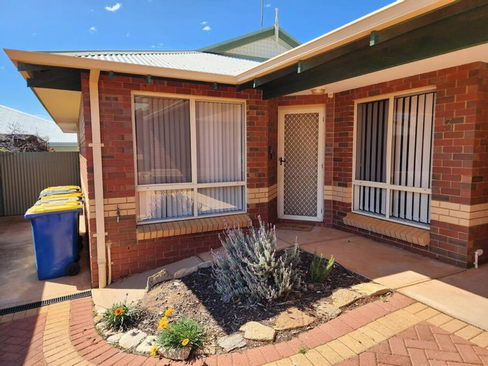 Exterior & Views 1, The Golfers Rest., Kalgoorlie/Boulder