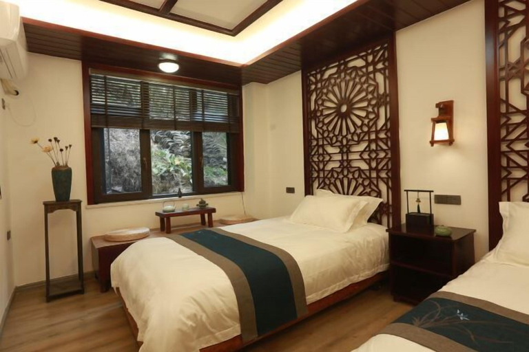Bedroom 5, Wudangshan Taiziju Inn, Shiyan