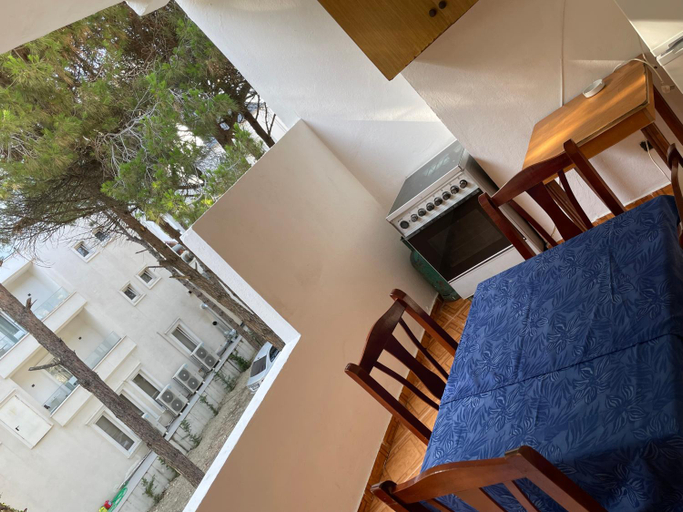 Others 5, Hotel Anor, Kavajës