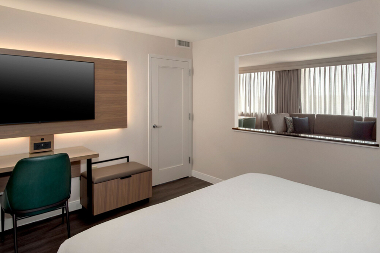 Bedroom 2, Buffalo Marriott Niagara, Erie