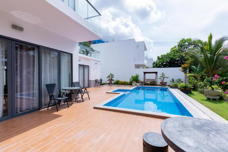 Swimming Pool 8