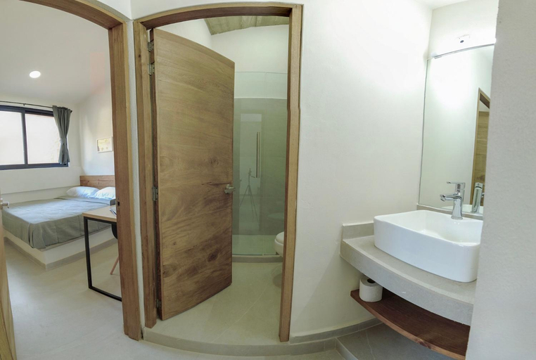 Bathroom 4, Nicer Sector K, Dist. Pochutla