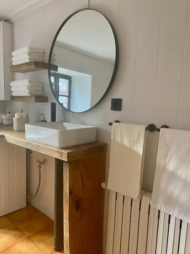 Bathroom 2, Casa Pirri, Cantabria