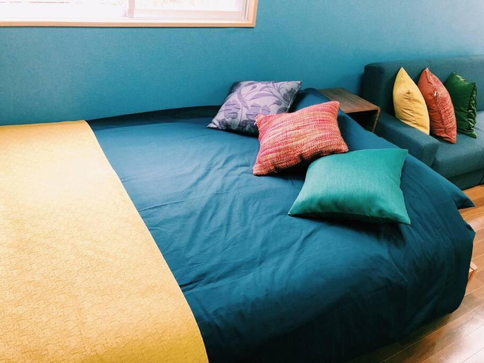 【Forest Villa】Onna Village / Within walking distance to the sea / Renovated 2-story building / Rooms with enjoyable colors and a terrace to feel the breeze, Onna