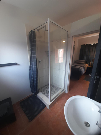 Bathroom 4, Cycad Place, Capricorn
