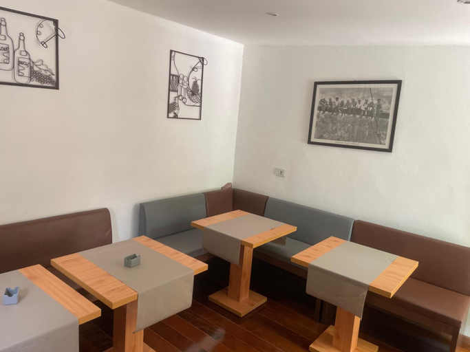 Food & Drinks, VILLA ARYA, Cagliari
