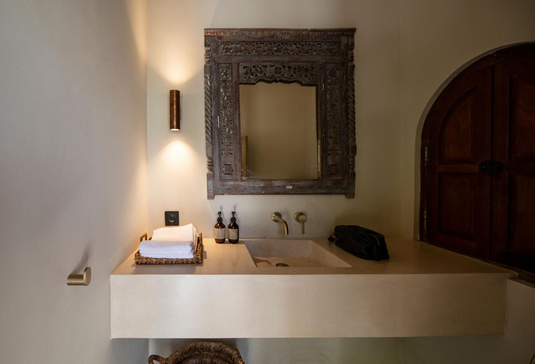 Bathroom 2, Villa Xanadu Pererenan, Badung