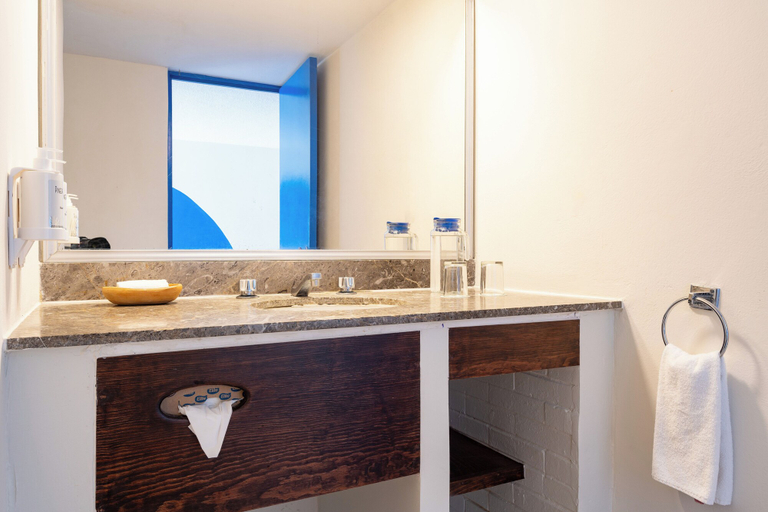 Bathroom 5, Hotel Suites Villasol, Dist. Pochutla