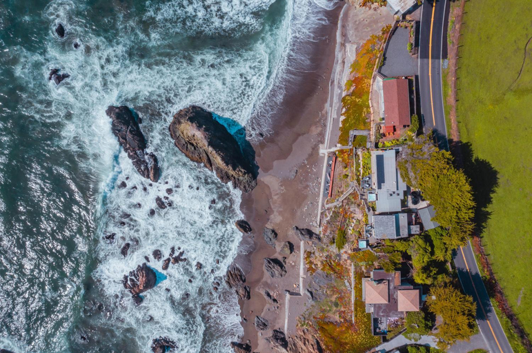 Surfscape Beach House, Private Beach & Ocean views, Sonoma