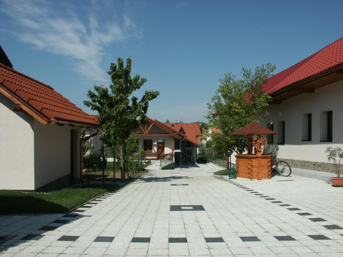 Others 4, Penzion Karen, Nové Zámky