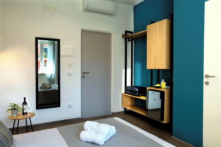 Bedroom 2, MARE FUORI ROOMS, Napoli
