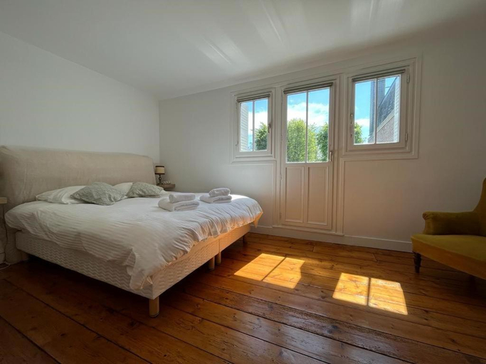 Bedroom 2, Maison familiale de ville a Etretat, Seine-Maritime