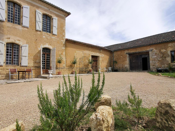 Others 5, Chateau d'Esplavis, Gers