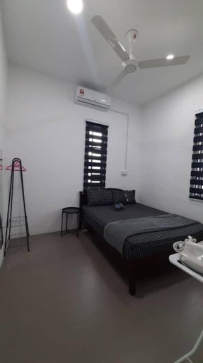 Bedroom 4, WIFI 3 aircond room Tulip Homestay Hospital Sultanah Bahiyah, Pokok Sena