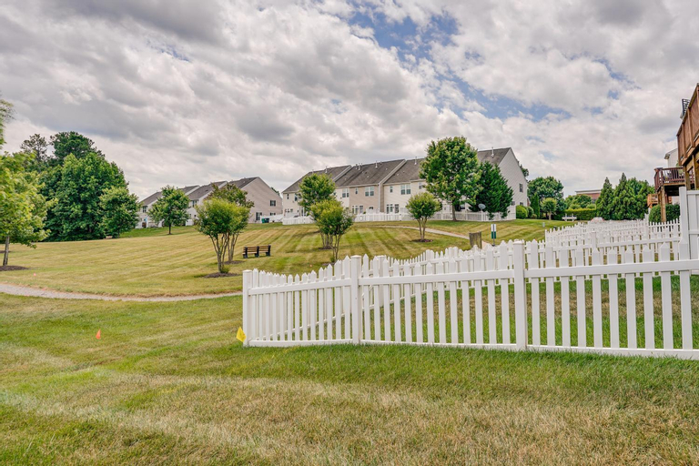 Spacious Mechanicsville Townhome with Balcony!, Hanover