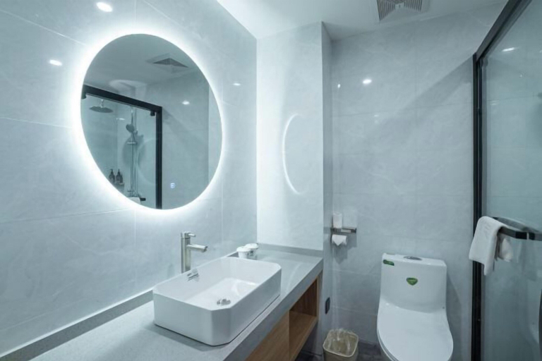 Bathroom 3, GreenTree Inn Express Hotel (Yangzhou Slender West Hunan Branch), Yangzhou