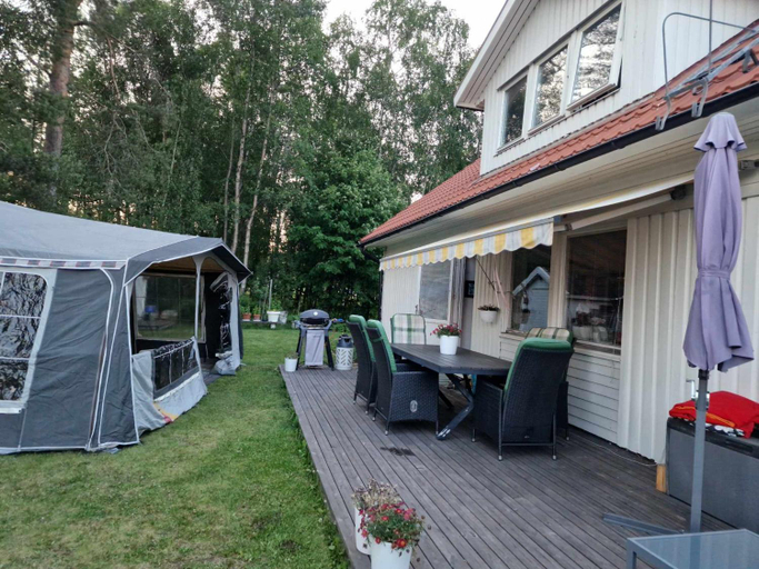 Exterior & Views, Cozy private caravan on our lawn, Luleå