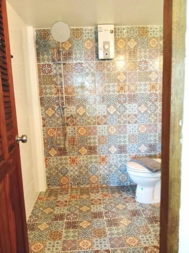 Bathroom 4, P.D. Beach Resort, Ko Phangan