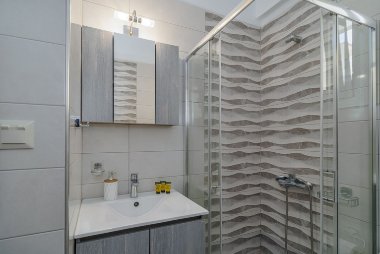 Bathroom 5, Heraklion 2Bd Oasis w Relaxing Patio, Crete