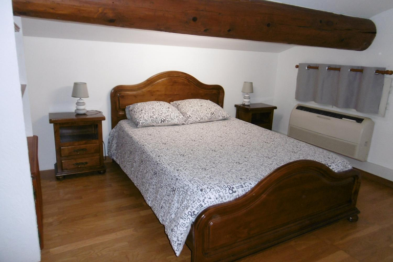 Others 2, Chambre dans maison provencale avec piscine, Vaucluse