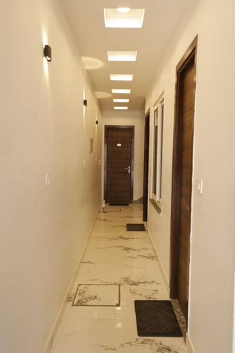 Public Area 2, Goroomgo Parth Inn Rishikesh, Garhwal