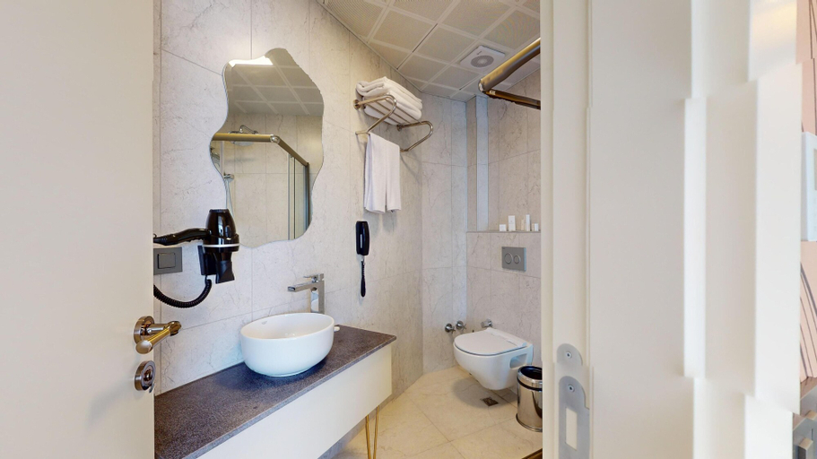Bathroom 4, The Bohema Hotel, Antalya