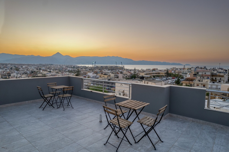 Others 5, Heraklion 2Bd Oasis w Relaxing Patio, Crete
