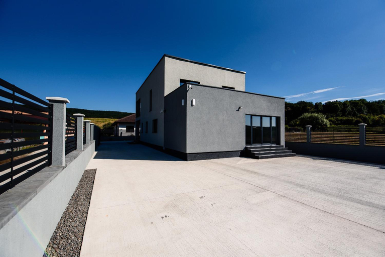 Others 5, Concept Villa, Livezeni